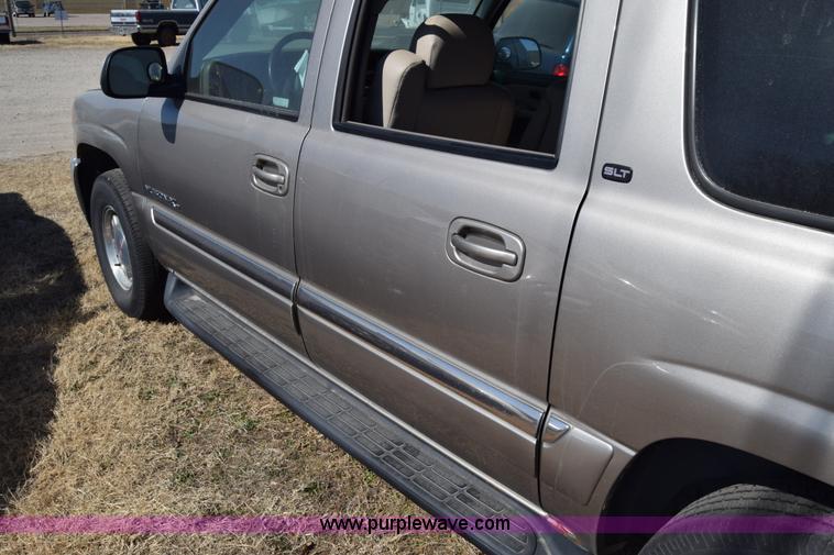 image for item K8275 2001 GMC Yukon SUV
