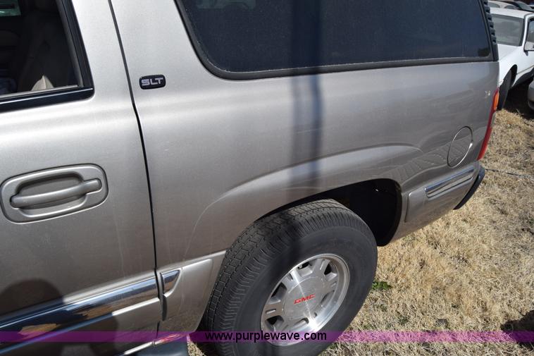 image for item K8275 2001 GMC Yukon SUV