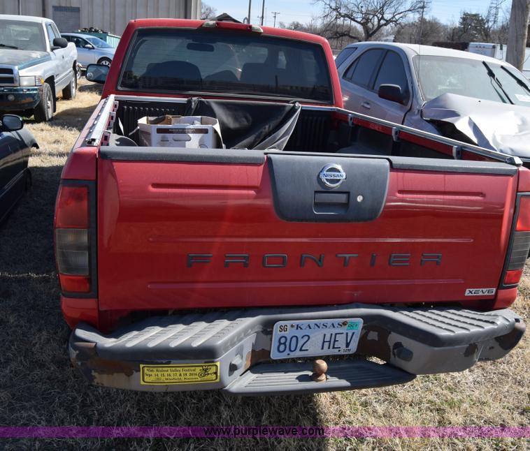 image for item K8278 2002 Nissan Frontier pickup