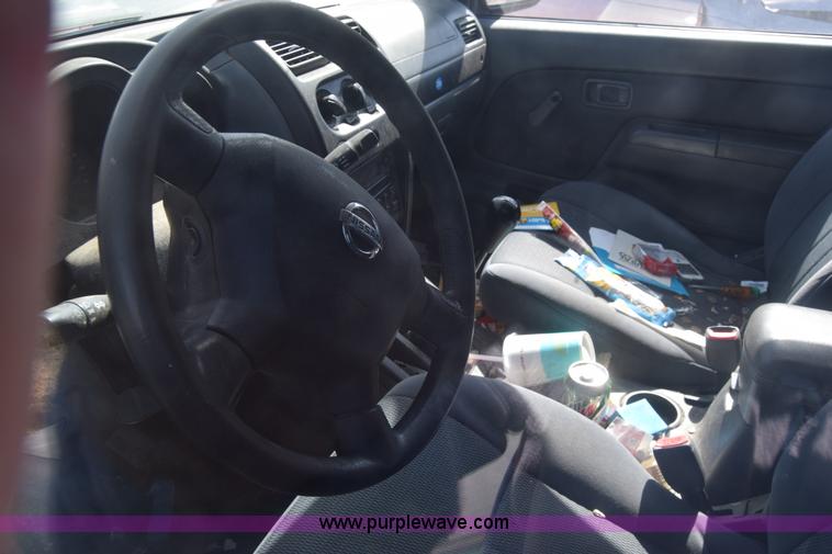 image for item K8278 2002 Nissan Frontier pickup