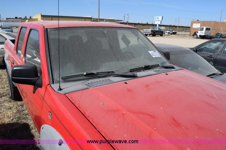 image for item K8278 2002 Nissan Frontier pickup