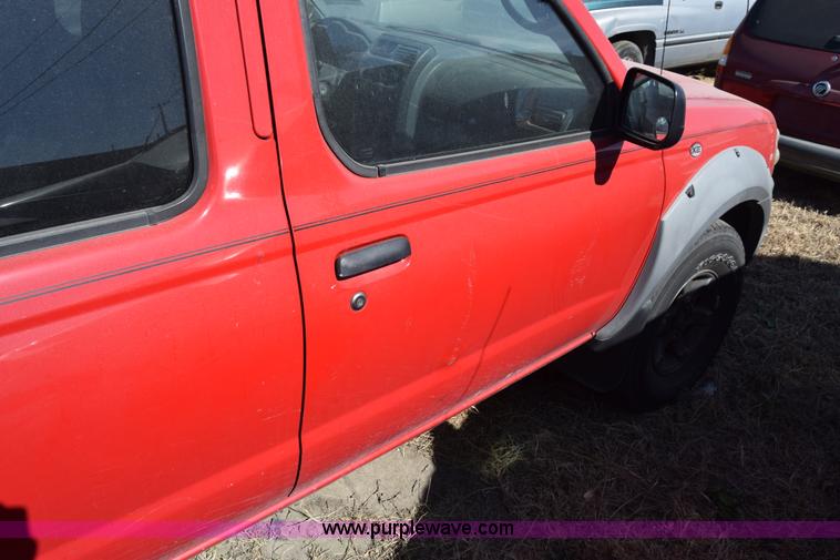 image for item K8278 2002 Nissan Frontier pickup