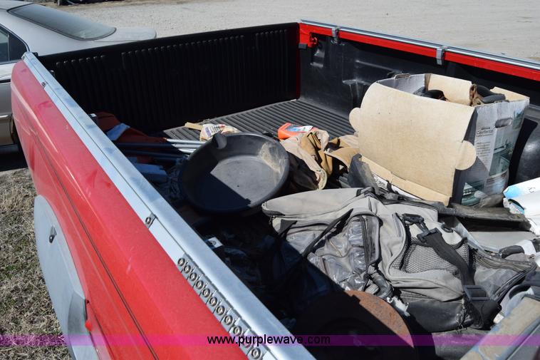 image for item K8278 2002 Nissan Frontier pickup