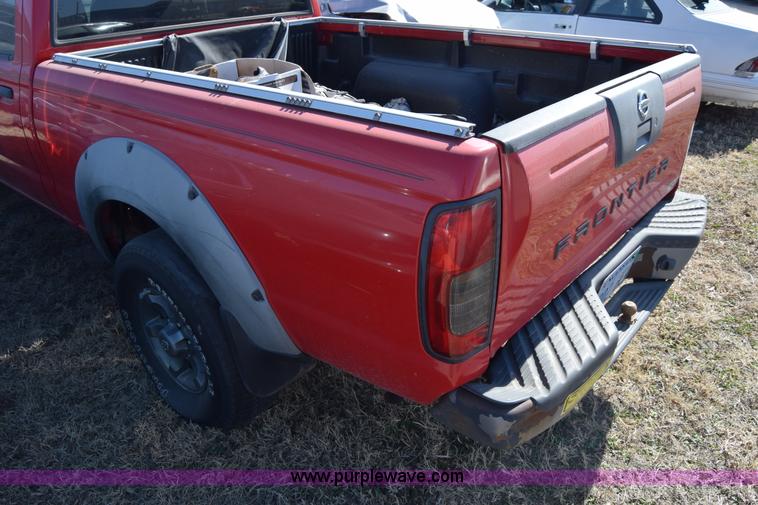 image for item K8278 2002 Nissan Frontier pickup
