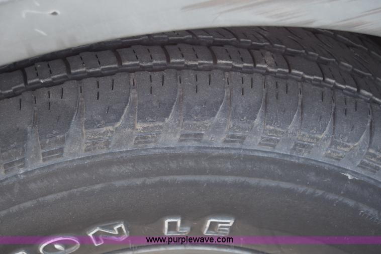 image for item K8278 2002 Nissan Frontier pickup