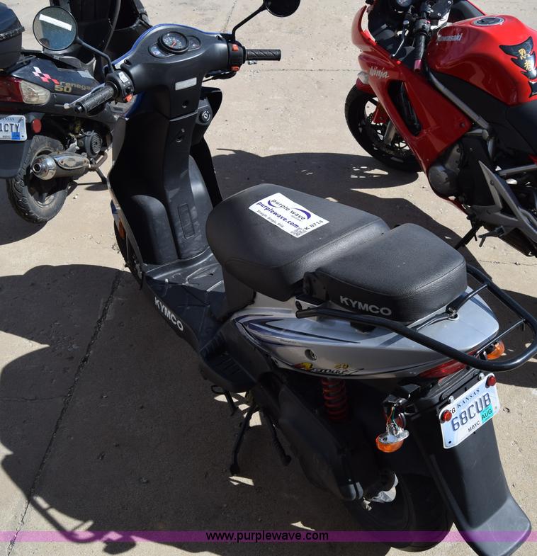 image for item K8714 2015 Kymco Agility scooter