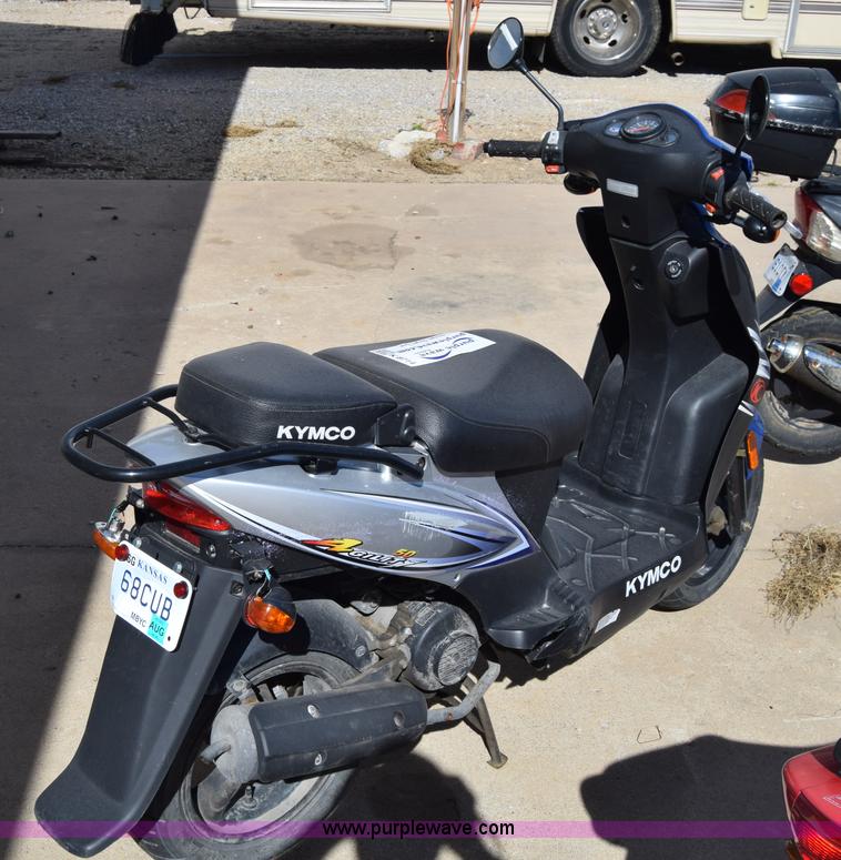 image for item K8714 2015 Kymco Agility scooter