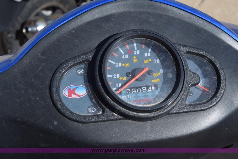 image for item K8714 2015 Kymco Agility scooter