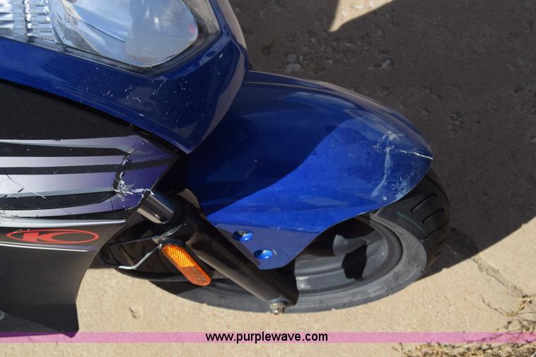 image for item K8714 2015 Kymco Agility scooter