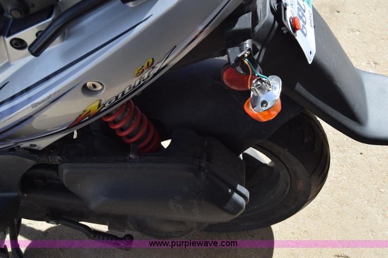 image for item K8714 2015 Kymco Agility scooter