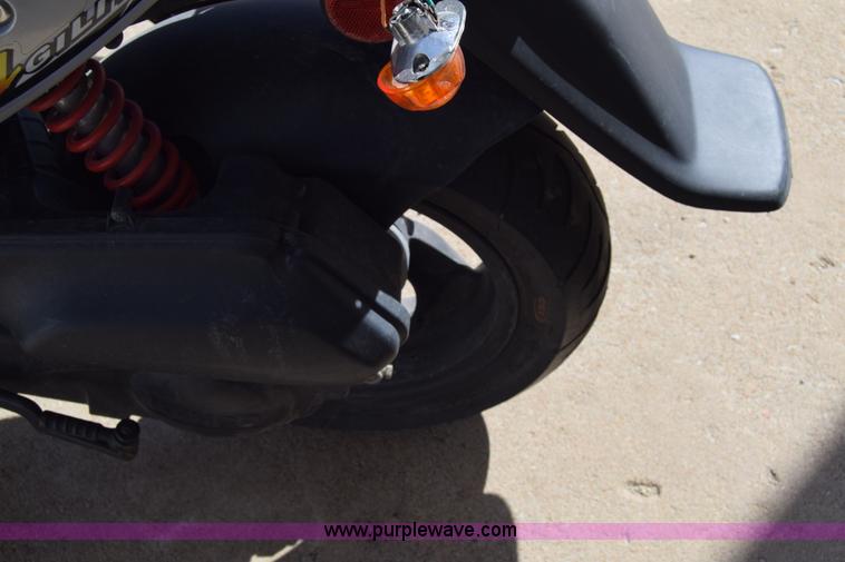 image for item K8714 2015 Kymco Agility scooter