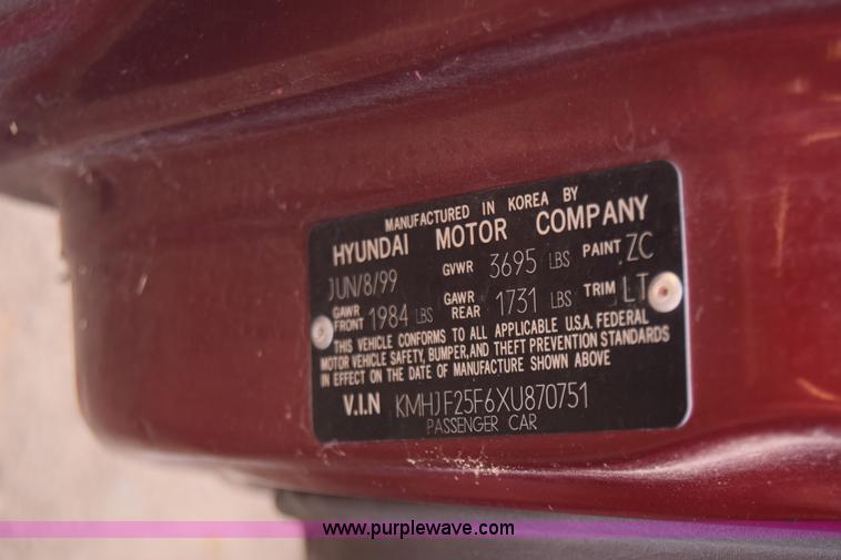 image for item K8715 1999 Hyundai Elantra