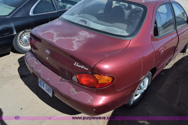image for item K8715 1999 Hyundai Elantra