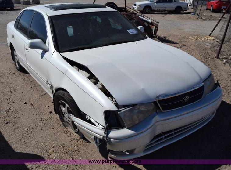 image for item K8718 1999 Toyota Avalon