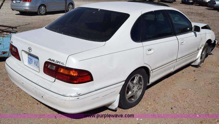 image for item K8718 1999 Toyota Avalon