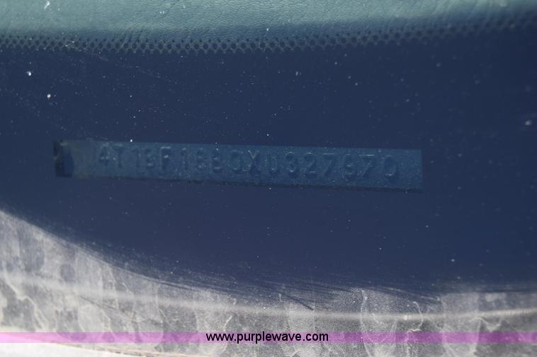 image for item K8718 1999 Toyota Avalon