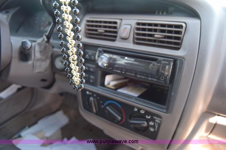 image for item K8718 1999 Toyota Avalon