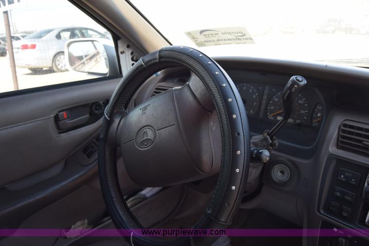 image for item K8718 1999 Toyota Avalon