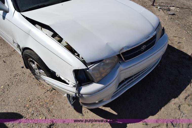 image for item K8718 1999 Toyota Avalon