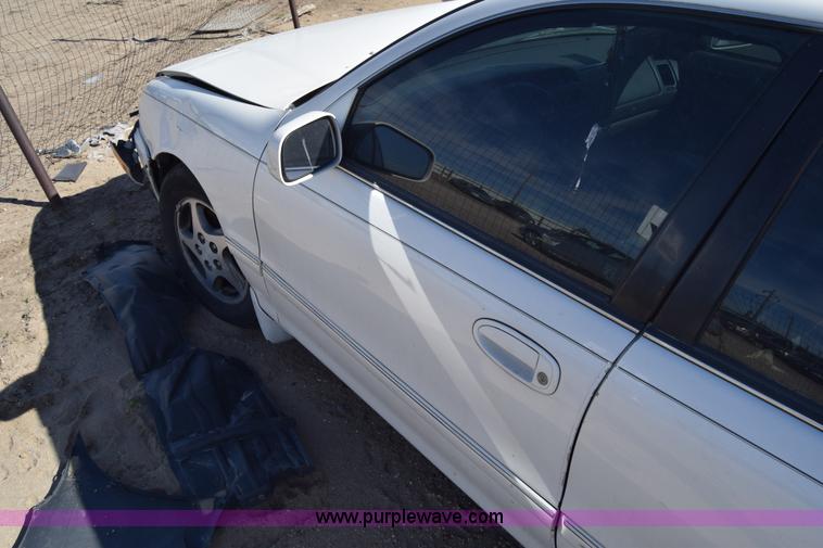 image for item K8718 1999 Toyota Avalon