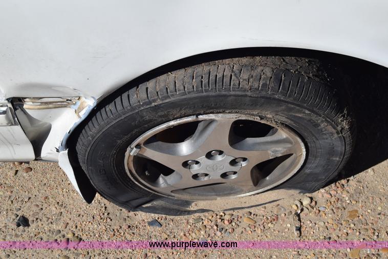 image for item K8718 1999 Toyota Avalon