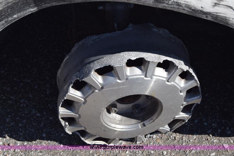 image for item K8723 2005 Chevrolet Monte Carlo