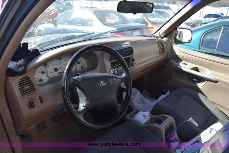 image for item K8731 2001 Ford Explorer Sport SUV