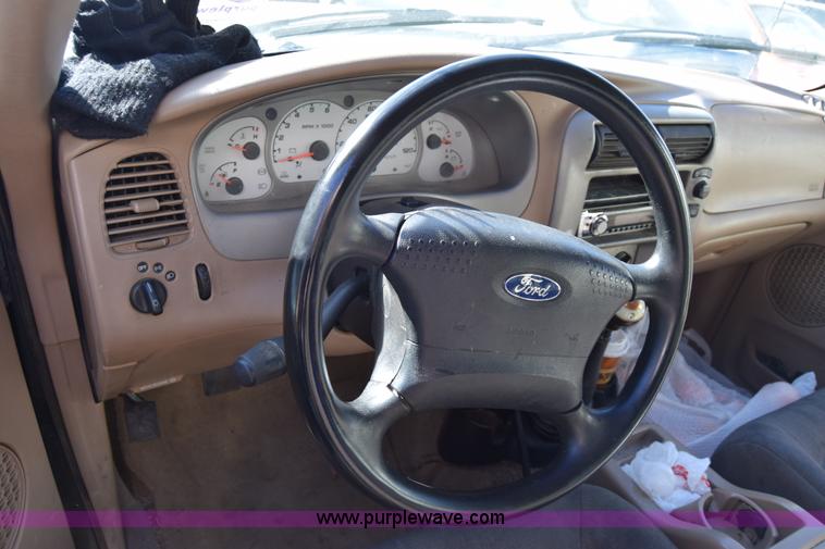 image for item K8731 2001 Ford Explorer Sport SUV