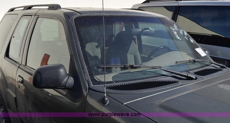 image for item K8731 2001 Ford Explorer Sport SUV