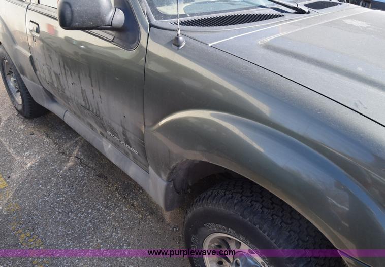 image for item K8731 2001 Ford Explorer Sport SUV