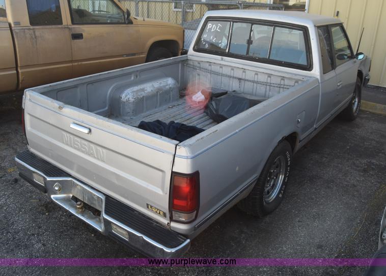 image for item K8732 1984 Nissan Pickup