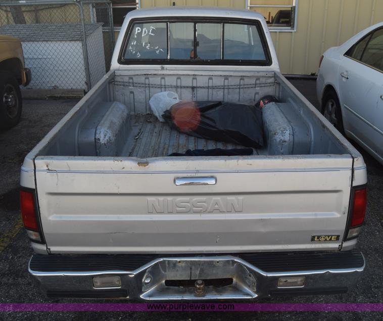 image for item K8732 1984 Nissan Pickup