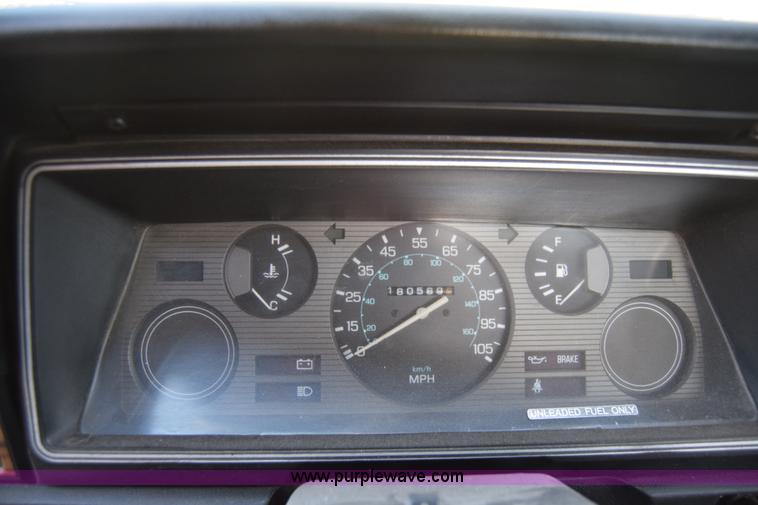 image for item K8732 1984 Nissan Pickup