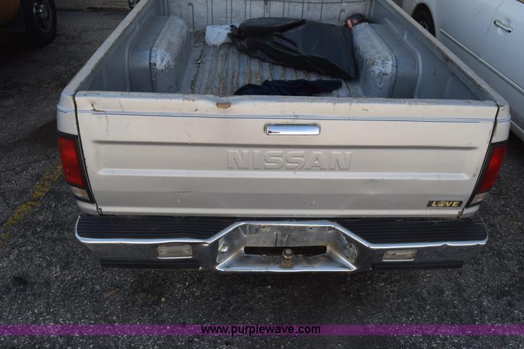 image for item K8732 1984 Nissan Pickup