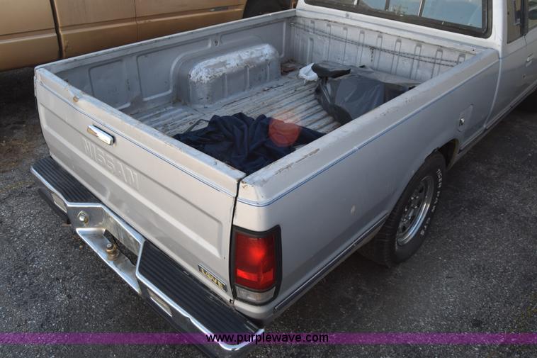 image for item K8732 1984 Nissan Pickup