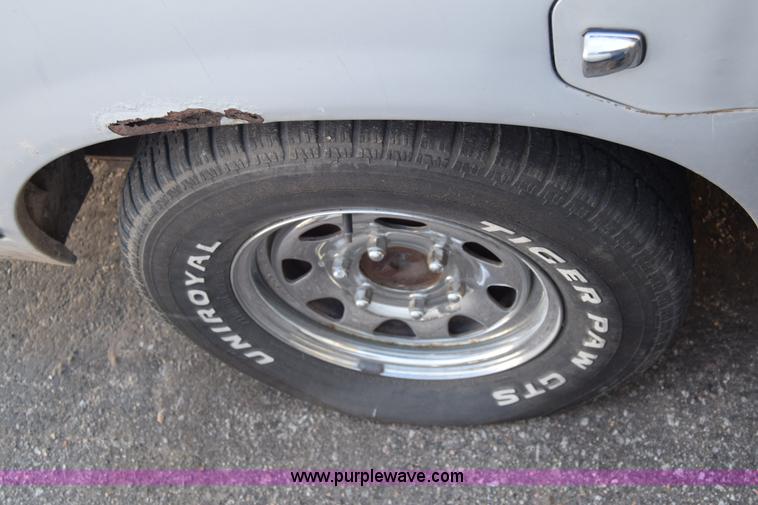 image for item K8732 1984 Nissan Pickup