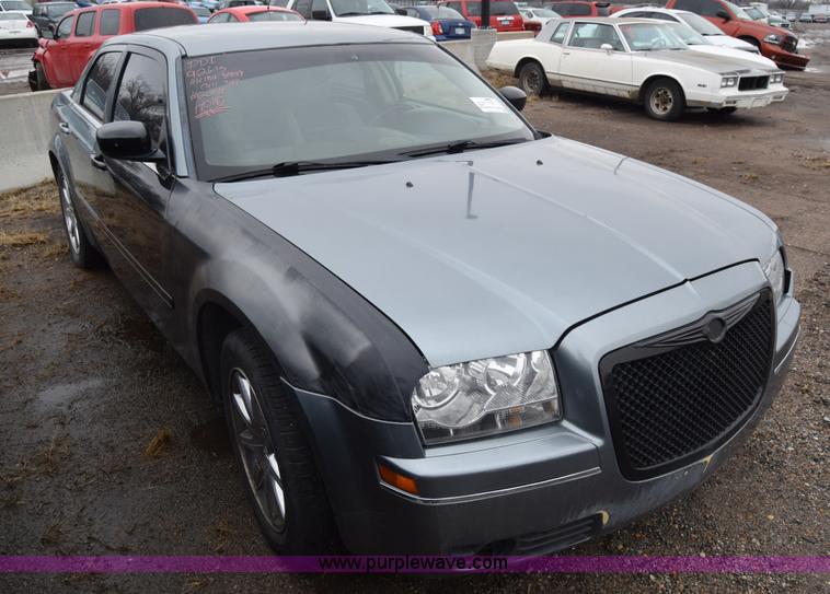 image for item L1197 2007 Chrysler 300 Touring