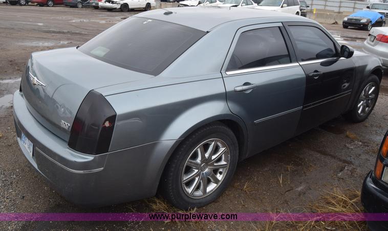 image for item L1197 2007 Chrysler 300 Touring