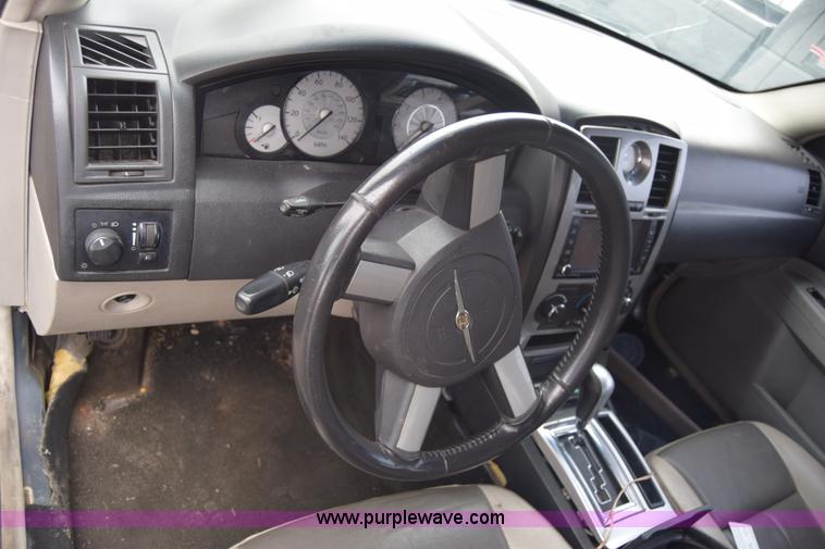 image for item L1197 2007 Chrysler 300 Touring