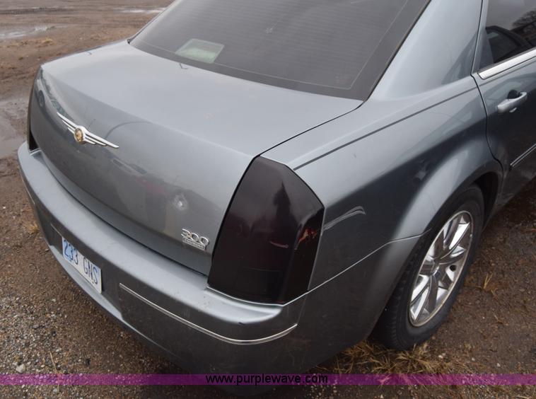 image for item L1197 2007 Chrysler 300 Touring
