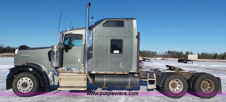 image for item K4503 1999 Kenworth W900L semi truck