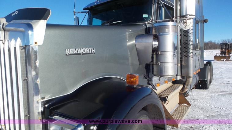 image for item K4503 1999 Kenworth W900L semi truck