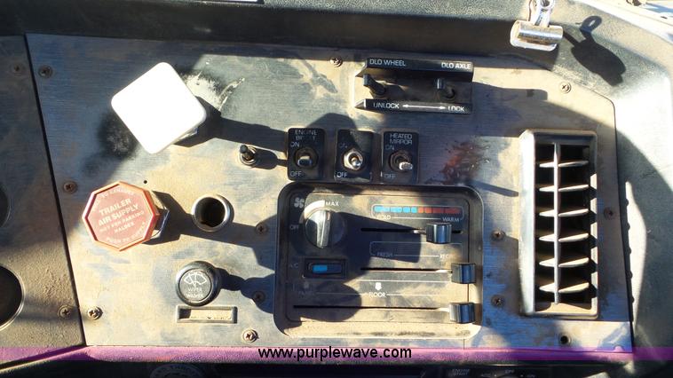 image for item K4505 1991 Volvo WG cable rolloff truck