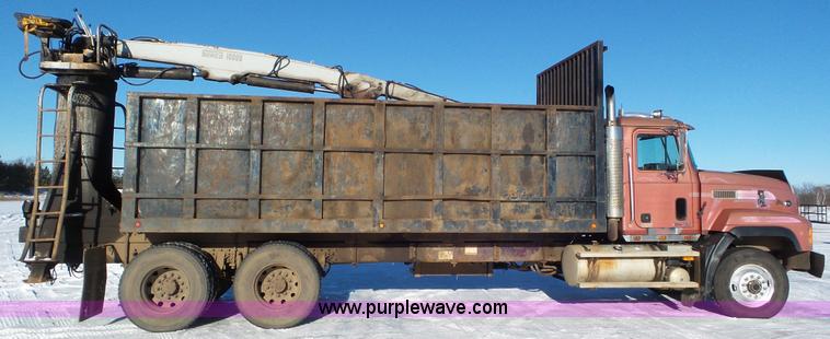 image for item K4506 1999 Mack CL713 grapple truck