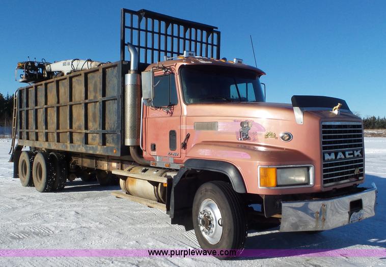 image for item K4506 1999 Mack CL713 grapple truck