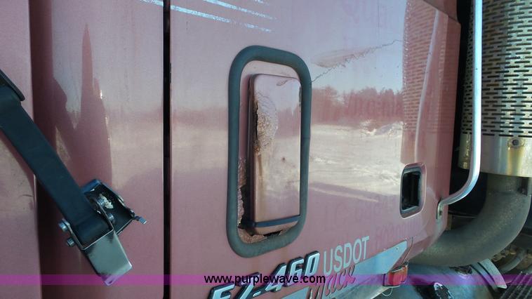 image for item K4506 1999 Mack CL713 grapple truck