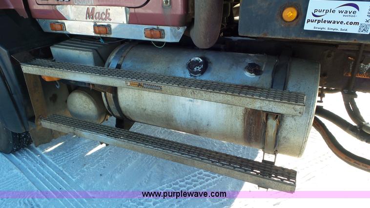 image for item K4506 1999 Mack CL713 grapple truck