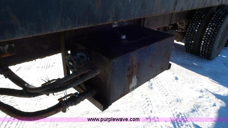 image for item K4506 1999 Mack CL713 grapple truck