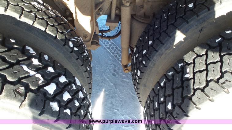 image for item K4506 1999 Mack CL713 grapple truck