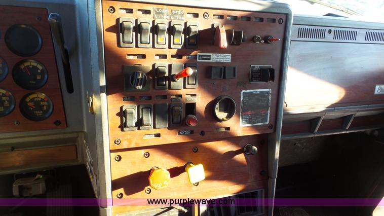 image for item K4506 1999 Mack CL713 grapple truck